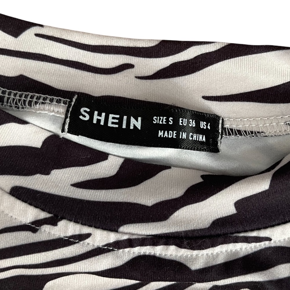 Black and White Euphoria Y2K 2000s Zebra Print Cropped Backless Long Sleeve Top - Picture 4 of 12